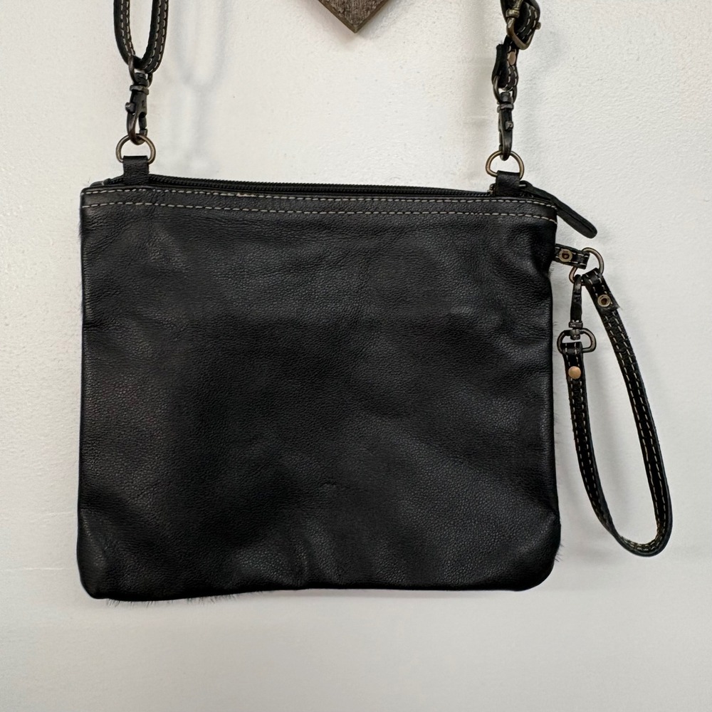 Myra Bag Cowhide Snakeskin Print Leather Crossbody Wristlet Clutch Black Cream - Picture 3 of 6